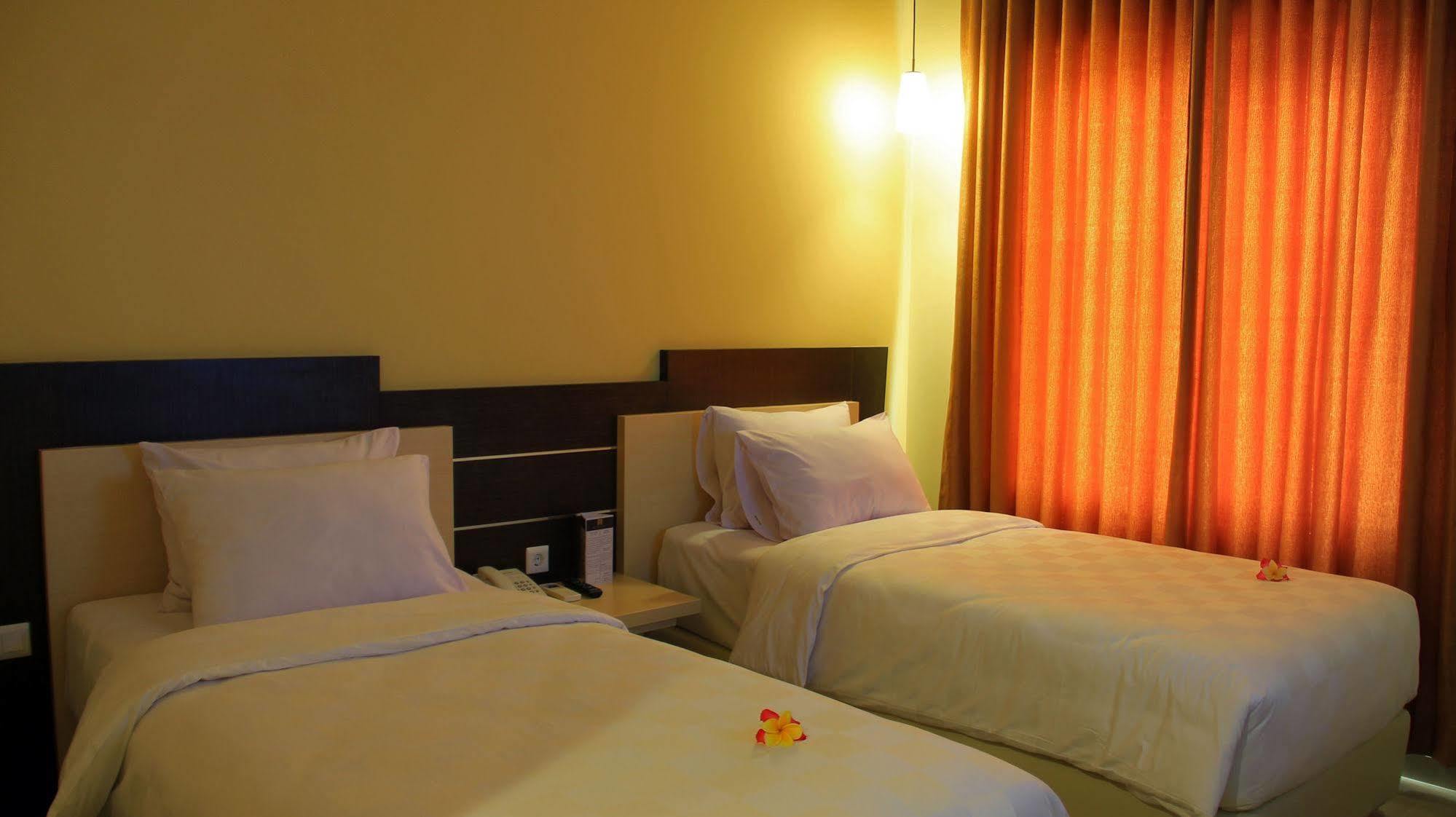 M Hotel Mataram Dış mekan fotoğraf