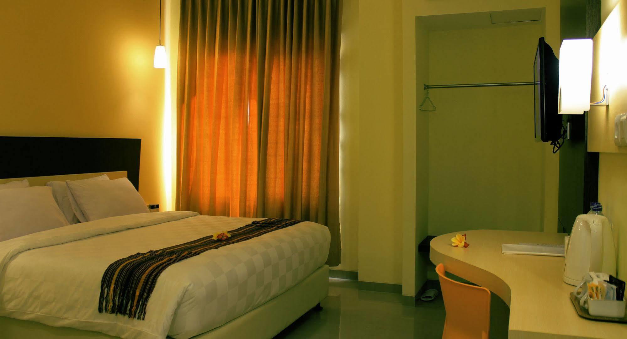 M Hotel Mataram Dış mekan fotoğraf